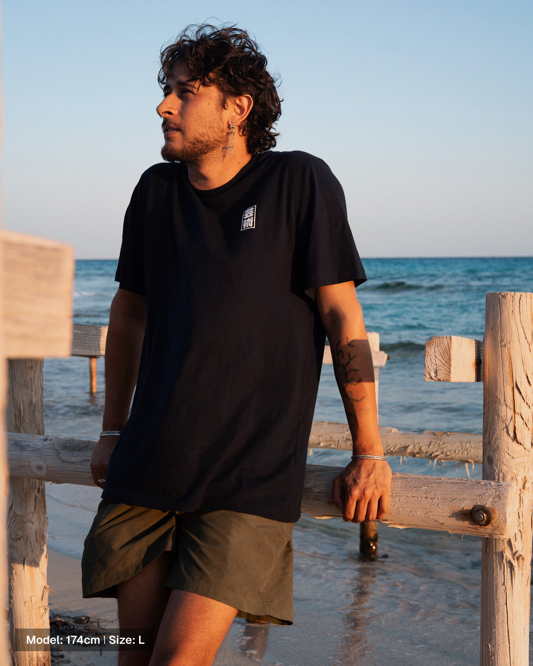 Bauhaus I バウハウス T-shirt navy